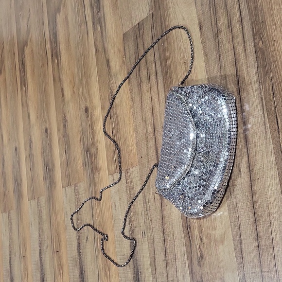 Vintage Silver Metal Mesh Crossbody Tassel Front Long Chain Strap Evening Bag - Picture 4 of 13